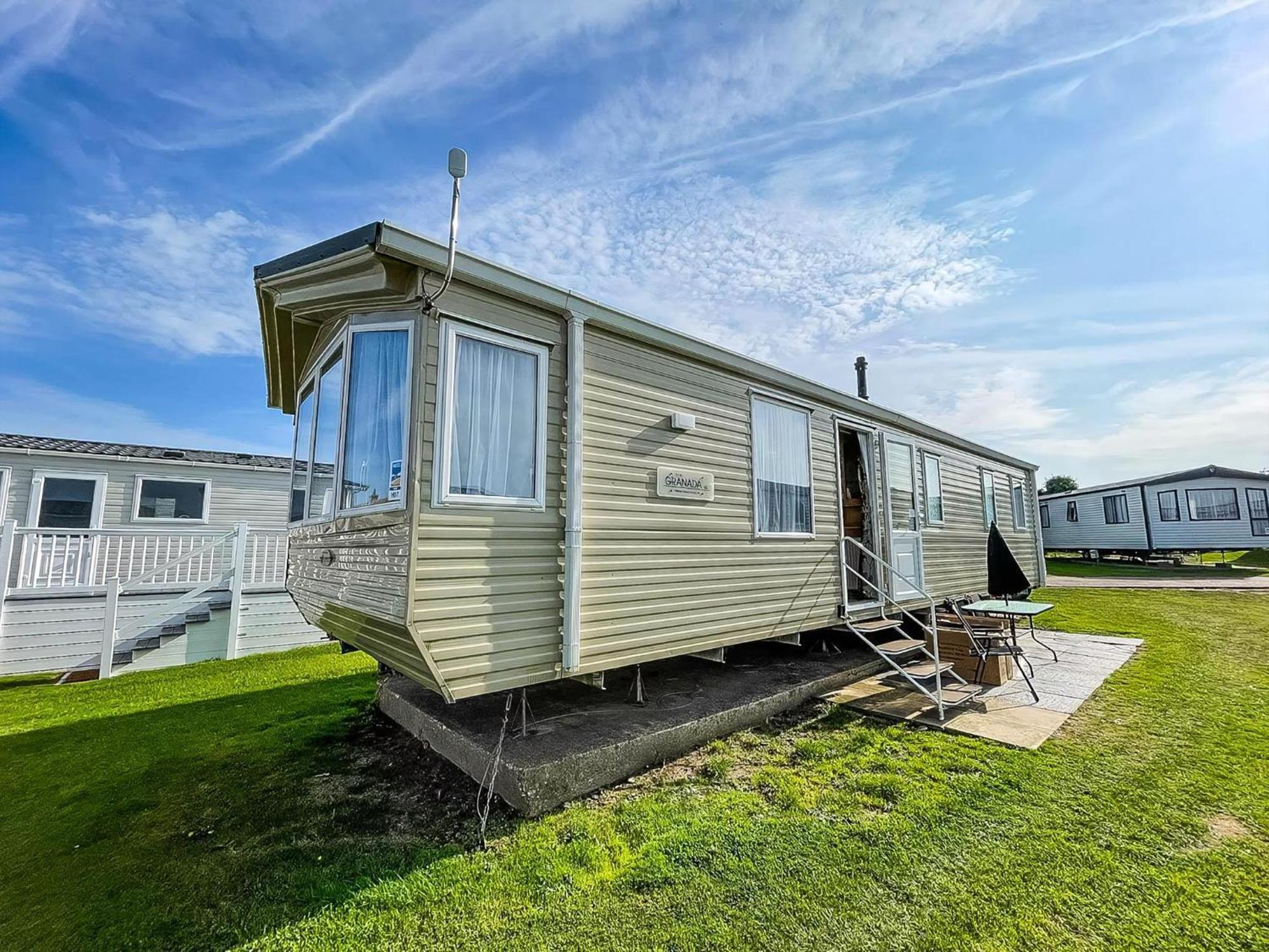 Lovely Caravan By The Beach In Pakefield, Suffolk Ref 68007Cl Lowestoft Exterior photo
