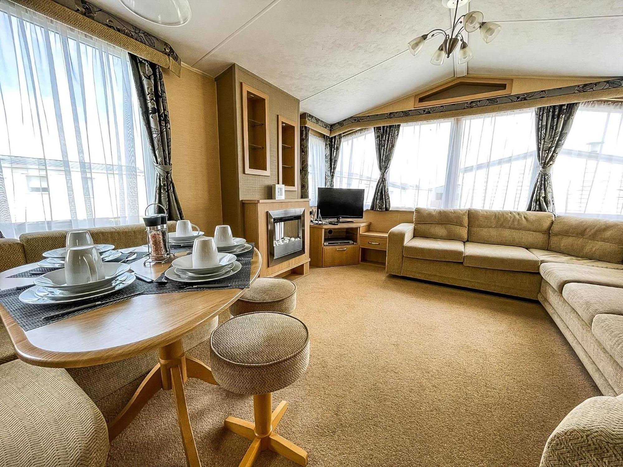Lovely Caravan By The Beach In Pakefield, Suffolk Ref 68007Cl Lowestoft Exterior photo